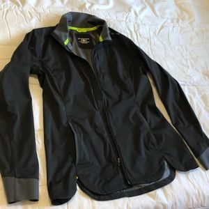 Brooks light wind/rain resistant running jacket